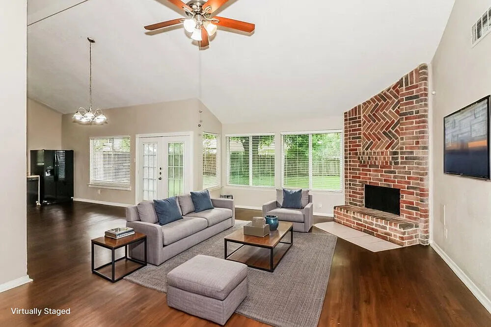 3 bed, 2.0 bath, 1526 sqft, $2,010 — Photo 4