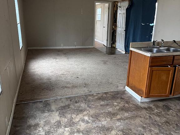3rd image of 16231 Country Cove Ln