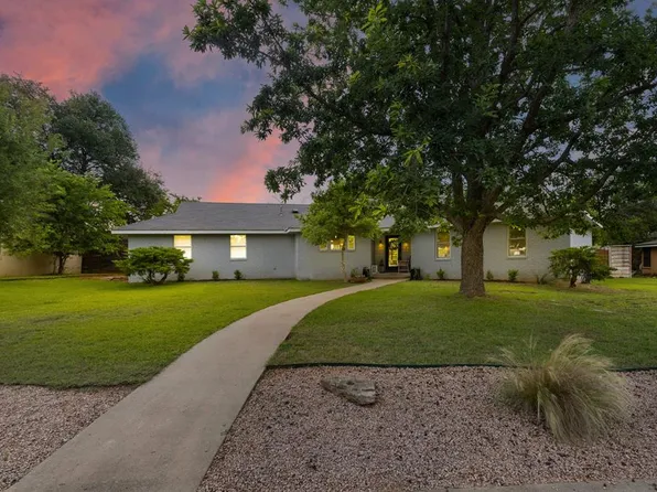 1003 Avenue A, Fredericksburg, TX 78624