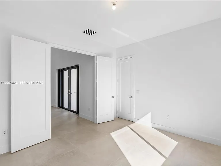 19701 NE 16th Pl — Photo 30