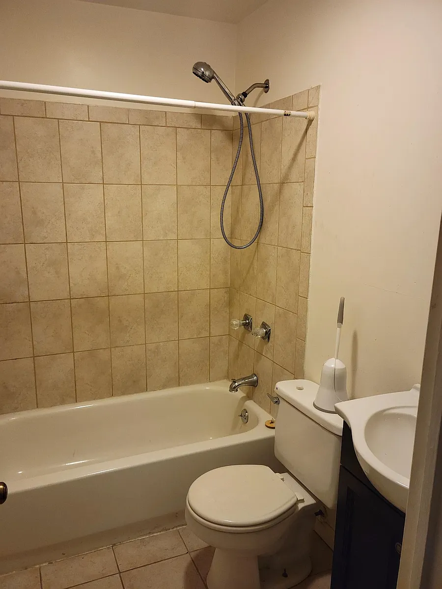 Building Photo - 1846 W Saratoga St #3