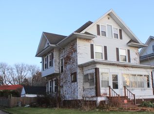 1412 Locust St, Sterling, IL 61081