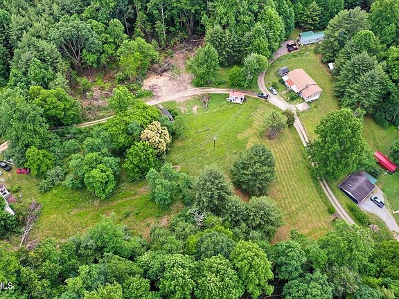 5th image of 1258 Hawkins Rd