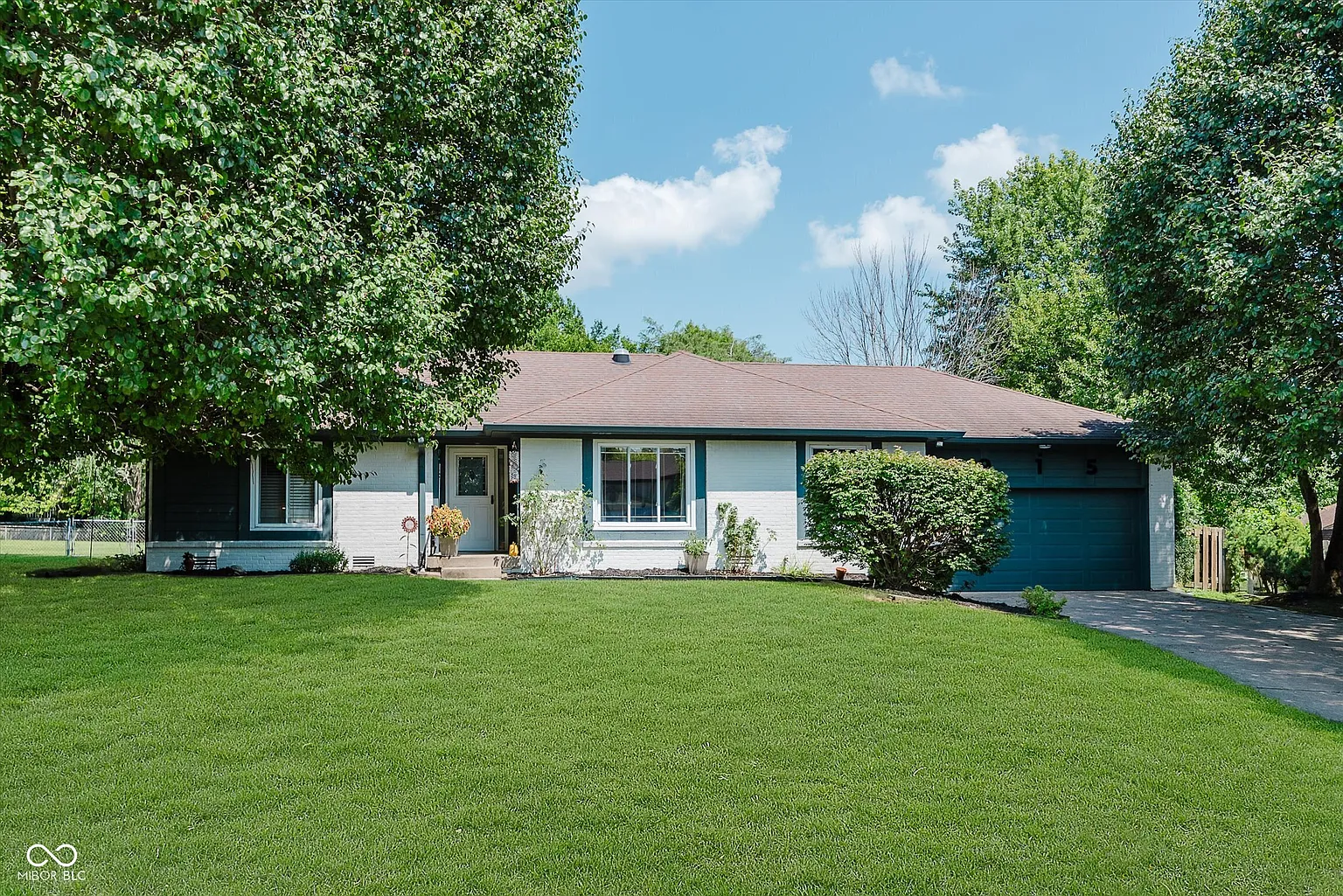 915 Granada Ct photo 1