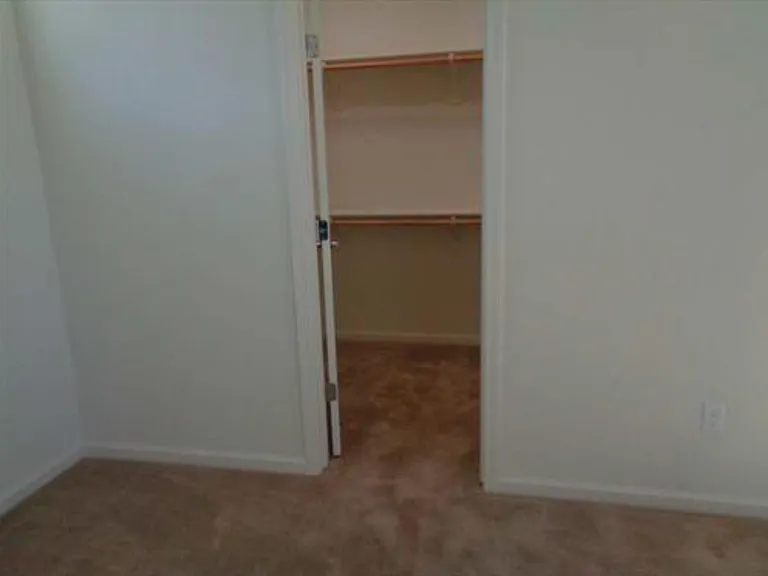 1053 S Burns Pl — Photo 4
