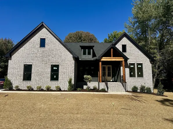 107A W Longview Dr, Portland, TN 37148