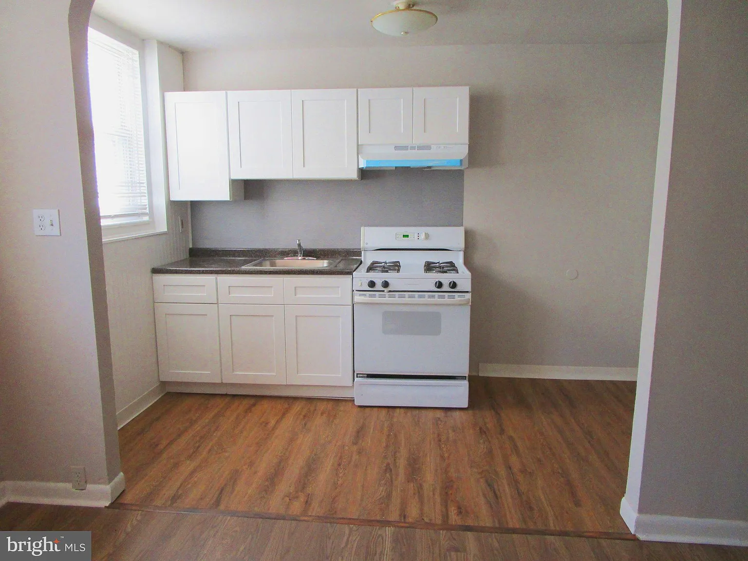 3 bed, 970 sqft, $1,700 — Photo 4