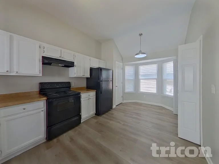 136 Westport Dr — Photo 6