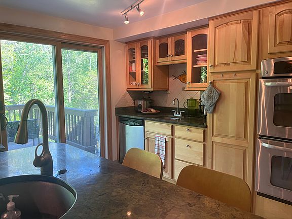4th image of 11000 Howland Dr