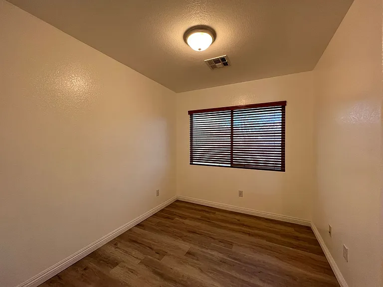 5561 Anticipation Ct — Photo 20