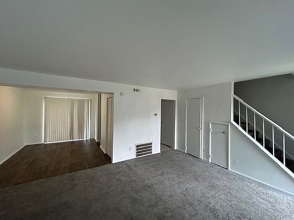 5th image of 727 Ferndale Ct