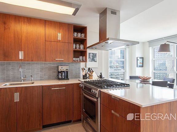 3rd image of 500 W 30th St APT 28J