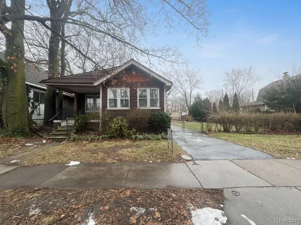 600 E Oakridge St, Ferndale, MI 48220