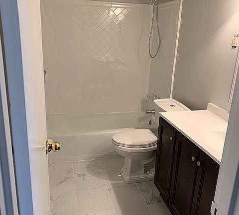 3rd image of 801 N Pitt St APT 1010