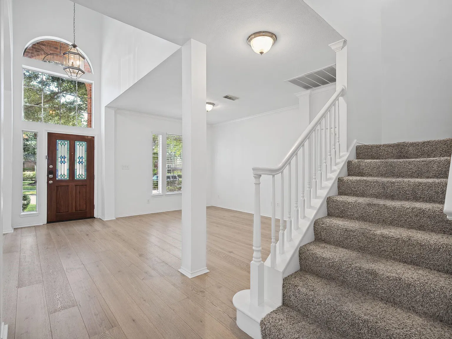 5 bed, 4.0 bath, 3400 sqft, $3,300 — Photo 4