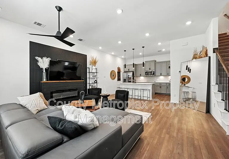 7513 Laburnam Rd — Photo 4