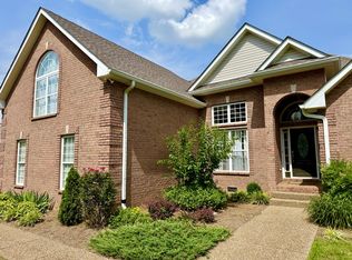 740 N Palmers Chapel Rd, White House, TN 37188