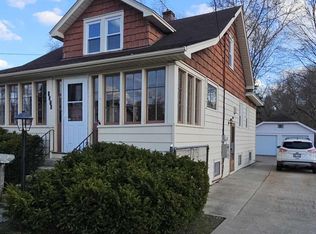 2221 Rupert Blvd, Racine, WI 53405