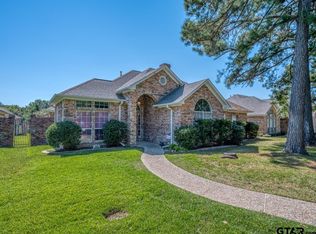 385 Bunker Dr, Tyler, TX 75703