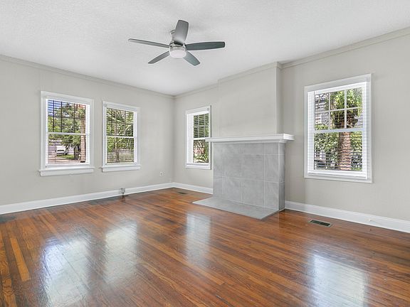 2nd image of 962 Cherry St APT 1