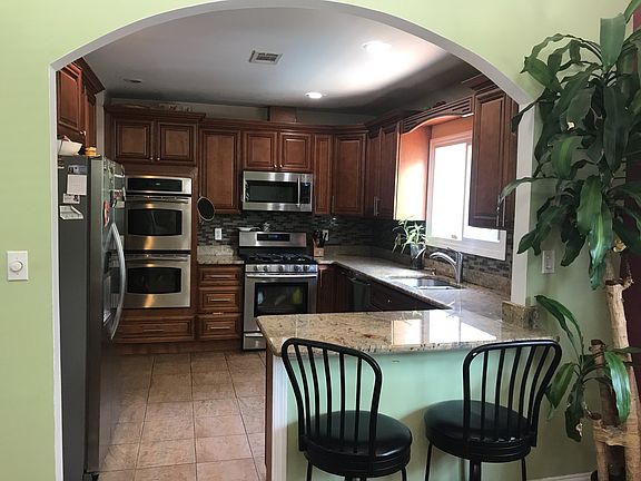 5th image of 39 Winston Dr