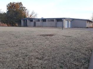 2017 W Carolina Ave, Chickasha, OK 73018
