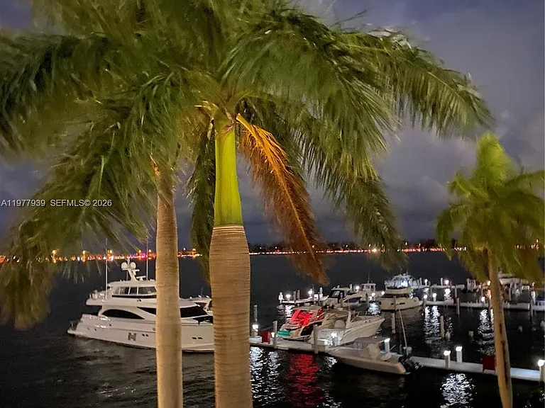 1541 Brickell Ave #B403 — Photo 29