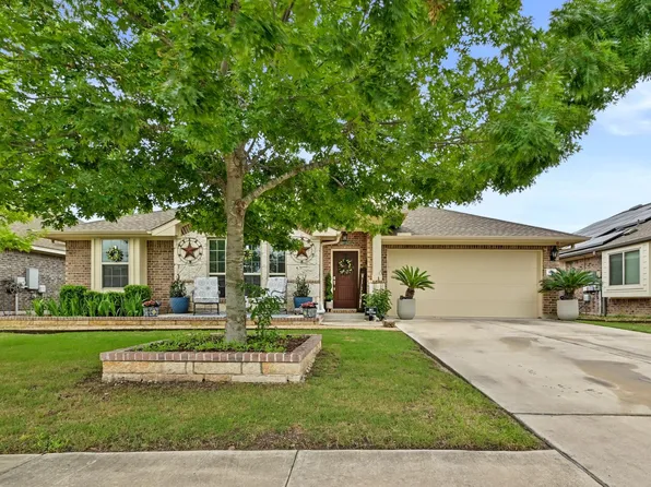 113 W Highfield St, Hutto, TX 78634