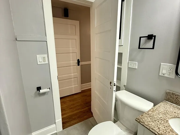 5214 W Giddings St #2 — Photo 9