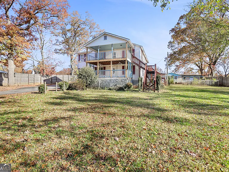 492 Pine Rd — Photo 1