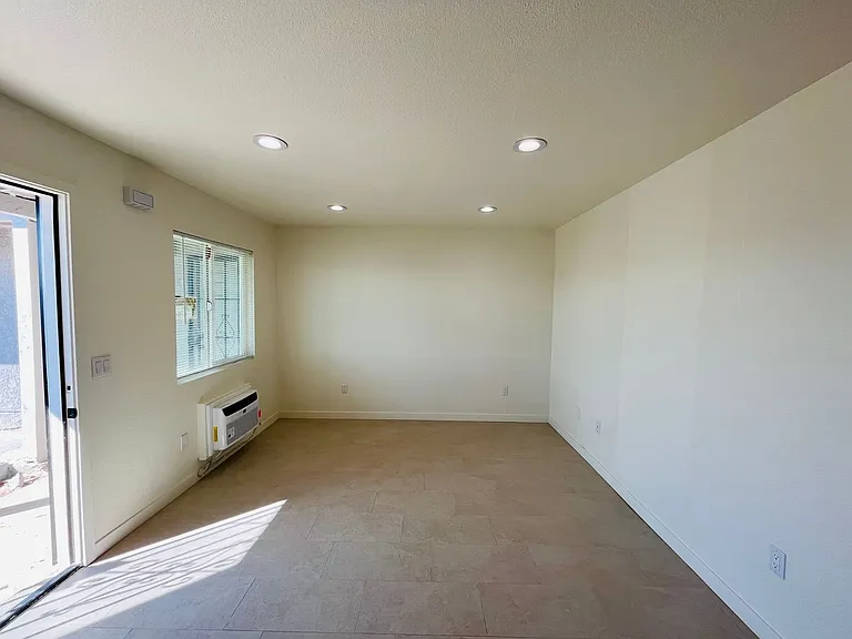 207 W Main St — Photo 7