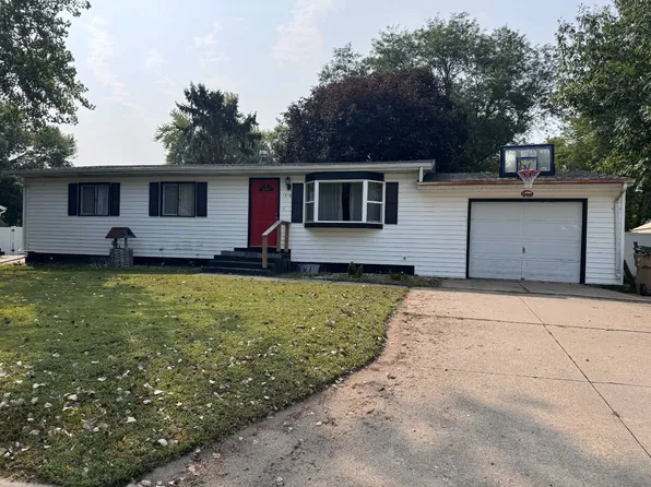 1216 D St, Aurora, NE 68818