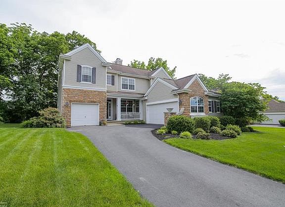 2nd image of 2926 Meadow Lane Dr