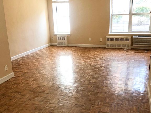 2nd image of 14420 38th Ave APT L3