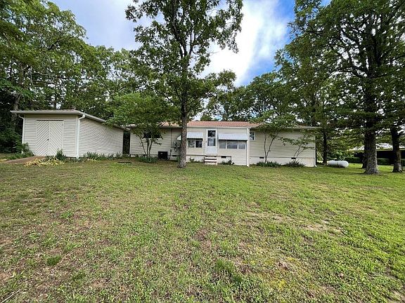 3rd image of 323 Fairway Dr