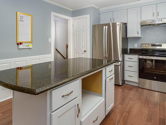 5th image of 326 Bywood Dr