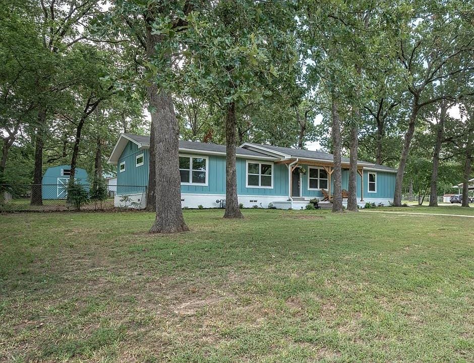 1st image of 1260 Woodland Dr