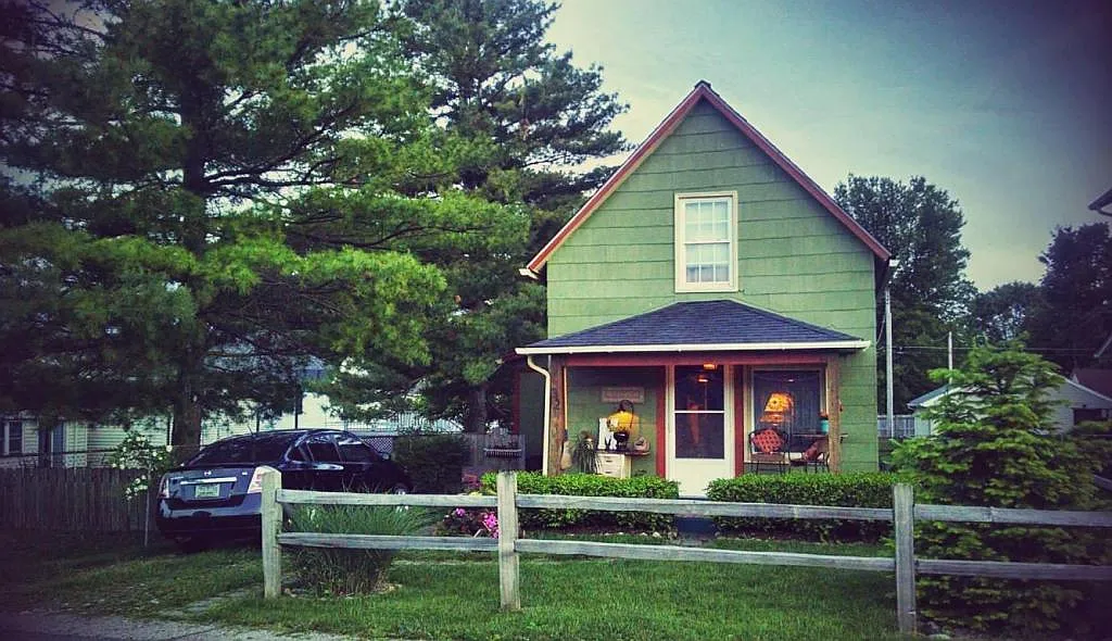 32 Oak St photo 1