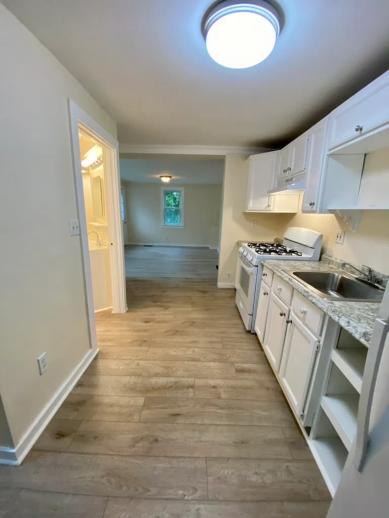 2 bed, 900 sqft, $2,950 — Photo 2