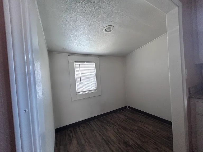 301 Maple St #301 — Photo 7