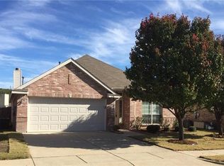 628 Oak Hollow Trl, Saginaw, TX 76179