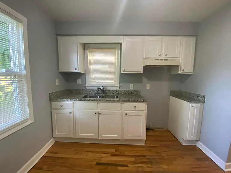 2299 Hamilton Ave — Photo 5