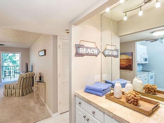 4th image of 180 Turtle Lake Ct APT 308