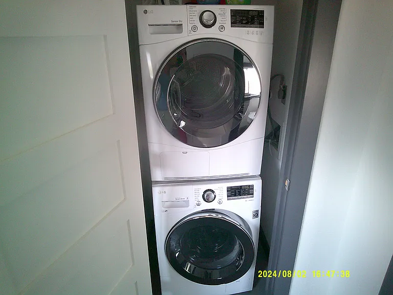 131 Beach Dr — Photo 22