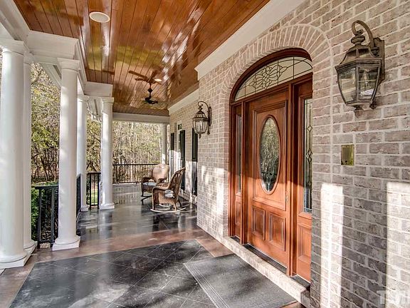 3rd image of 2724 Littleleaf Ln