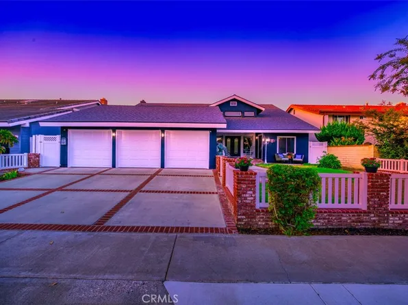 1828 Kinglet Ct, Costa Mesa, CA 92626