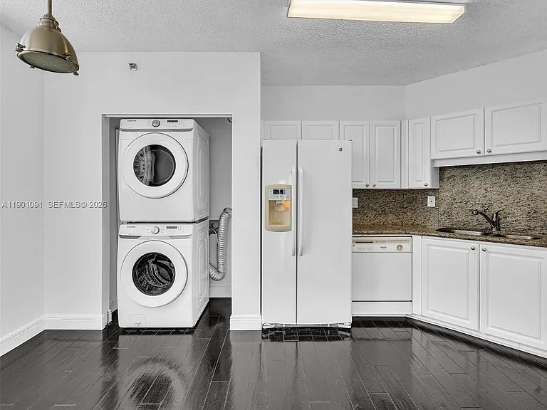 6422 Collins Ave #701 — Photo 42