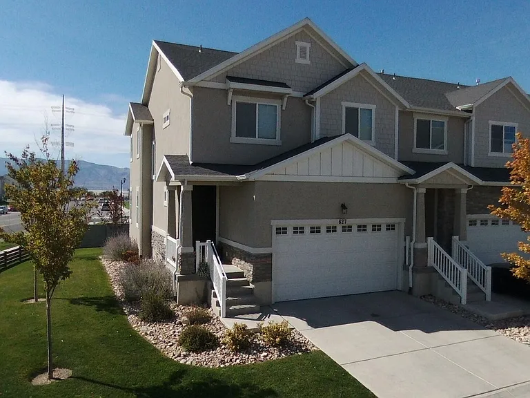 627 N Fall Creek Dr — Photo 2