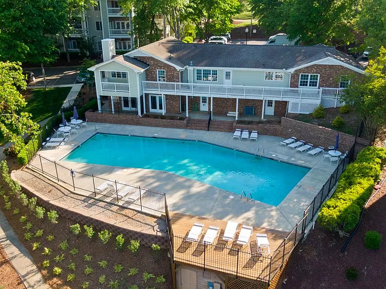 144 Lake Hollow Cir — Photo 29