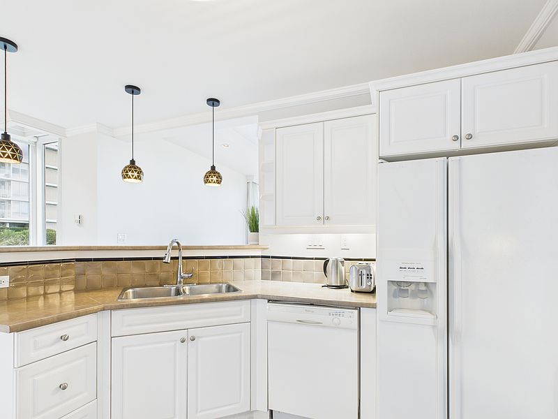 Saanich Apartment for rent - 2 Bedrooms — photo 21